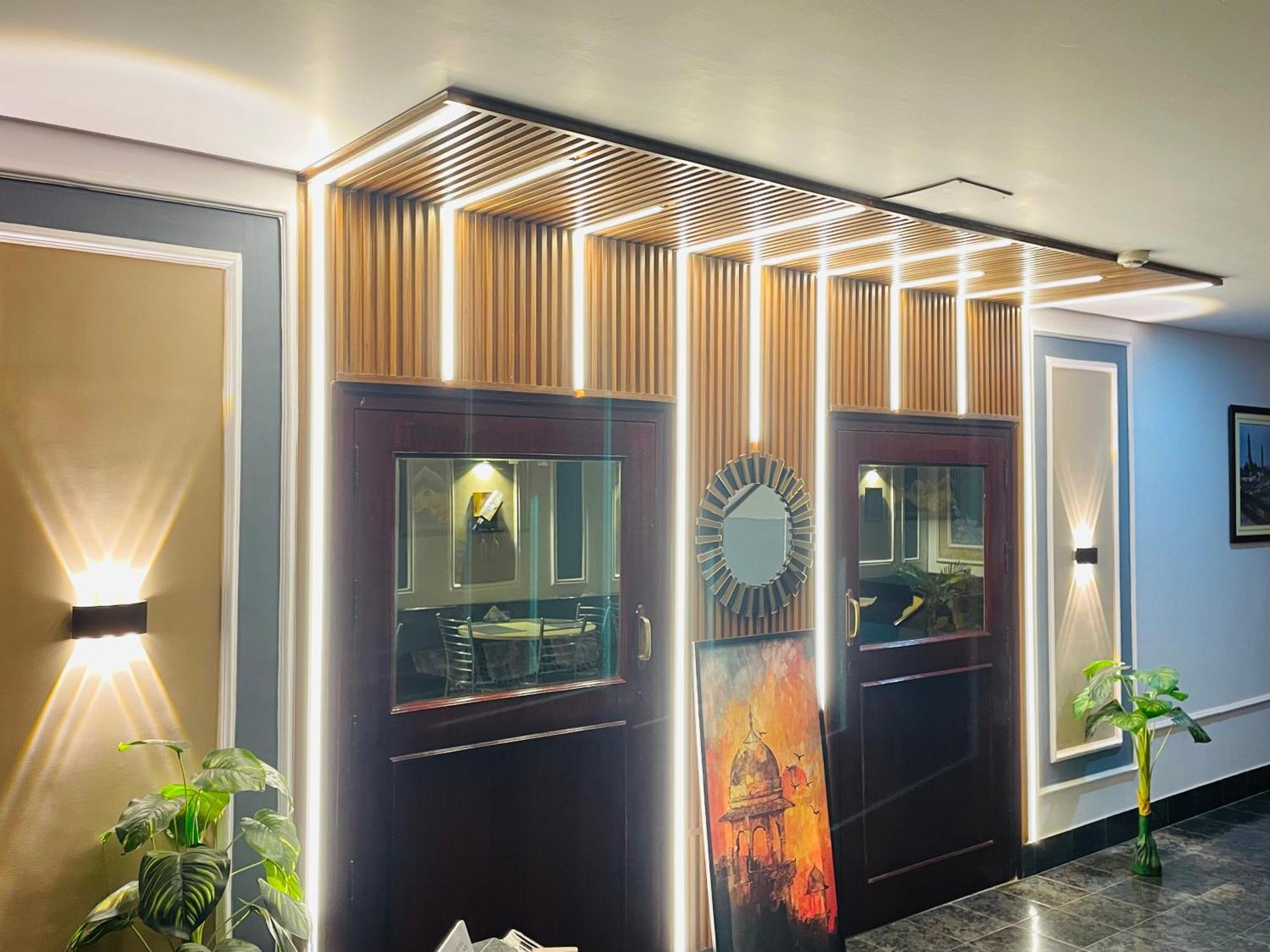The Royal Presidency Inn Lucknow Eksteriør billede