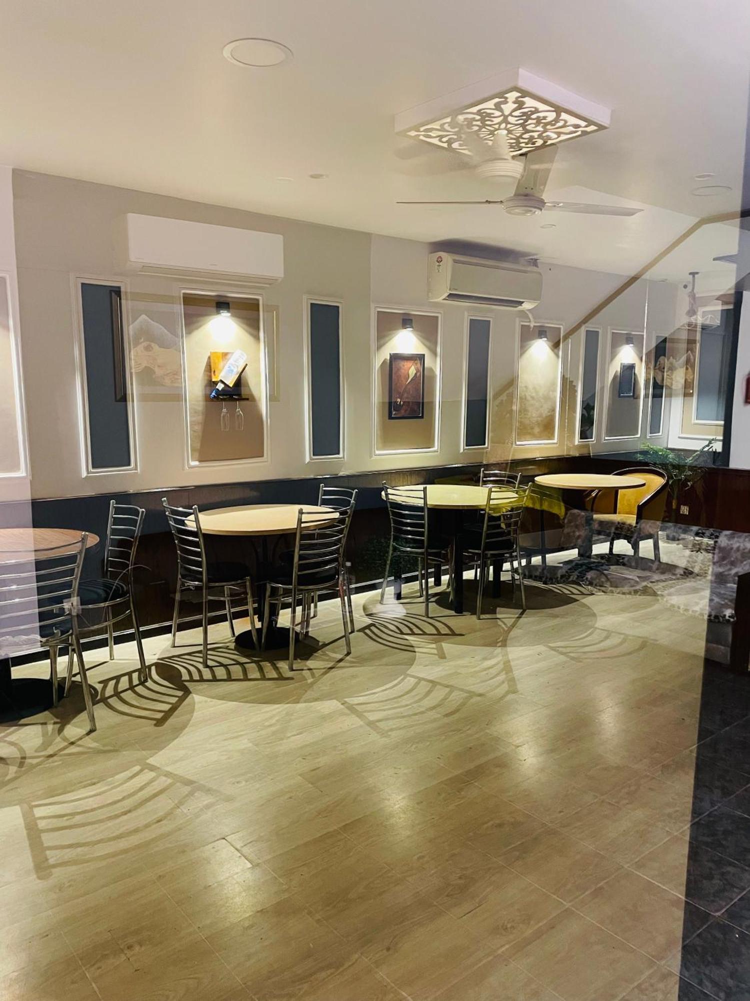The Royal Presidency Inn Lucknow Eksteriør billede