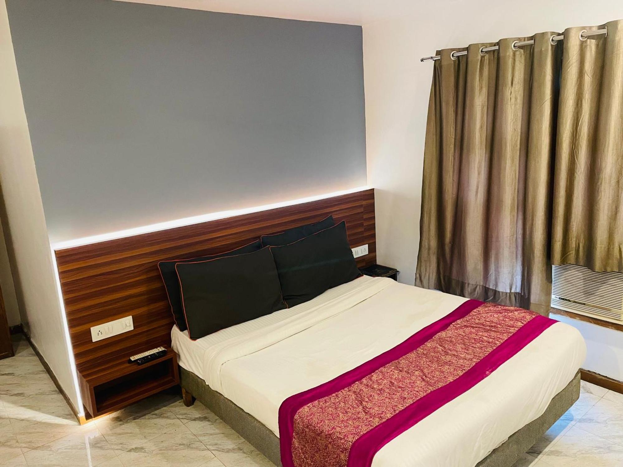 The Royal Presidency Inn Lucknow Eksteriør billede