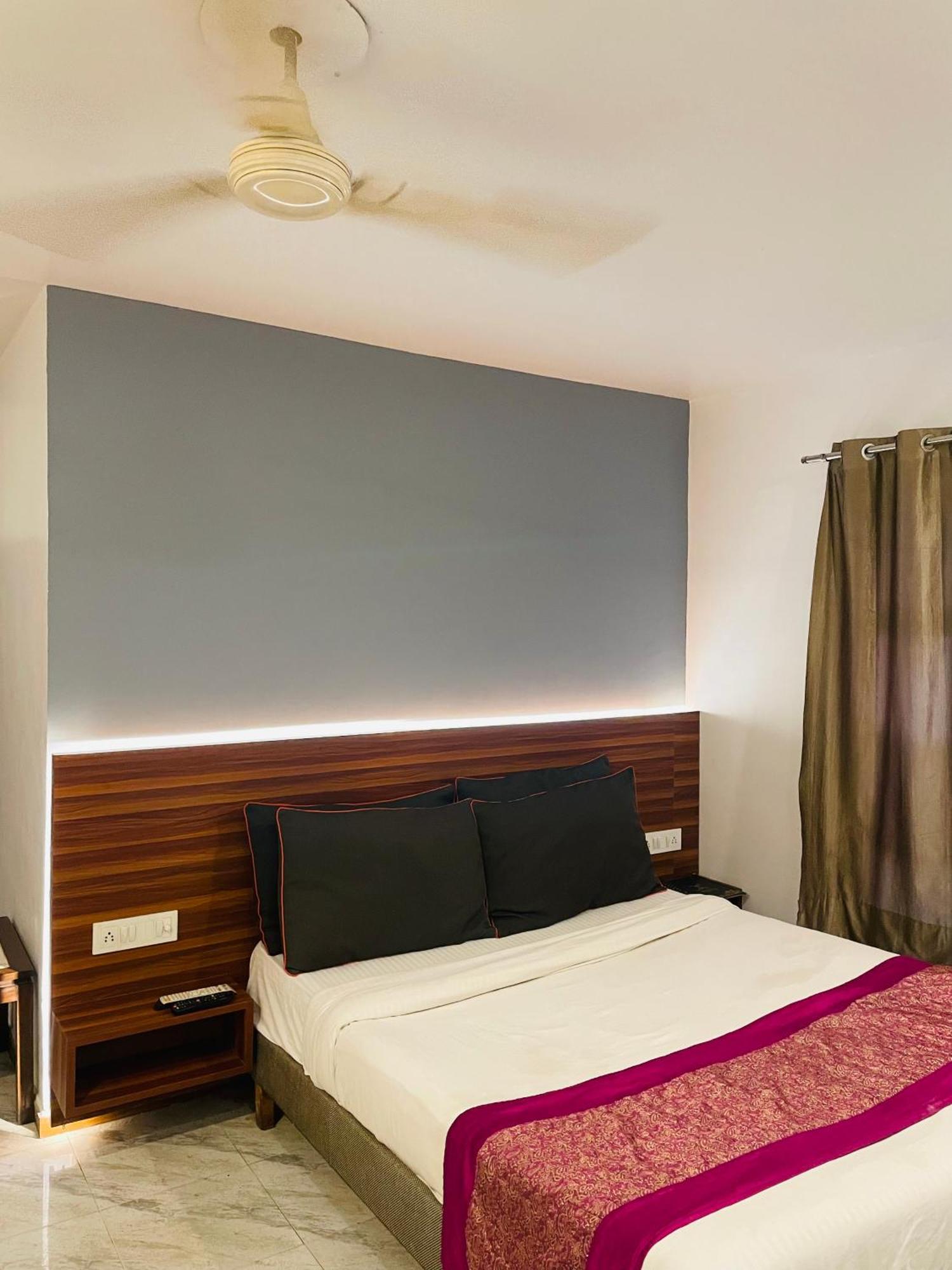 The Royal Presidency Inn Lucknow Eksteriør billede