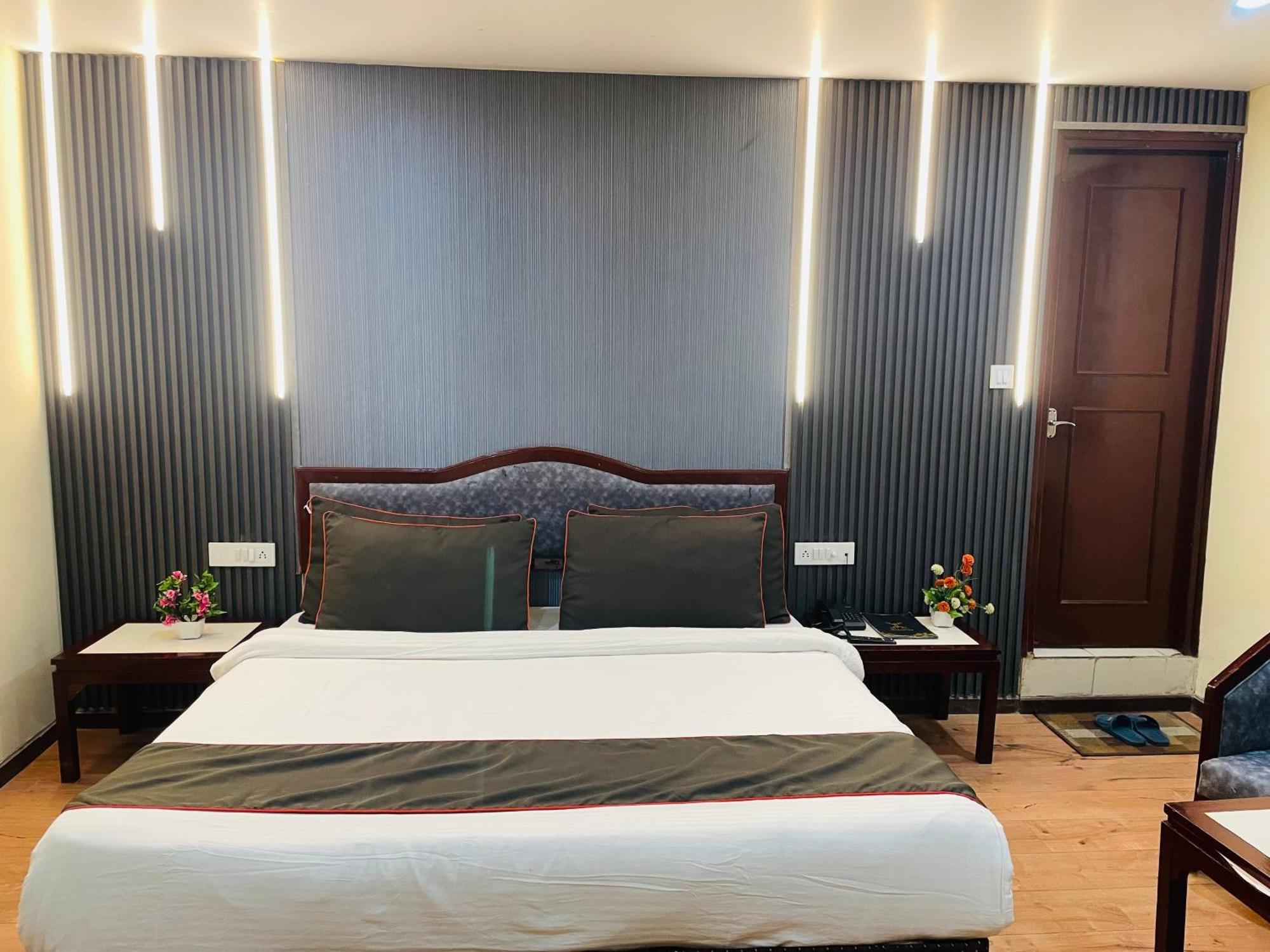 The Royal Presidency Inn Lucknow Eksteriør billede