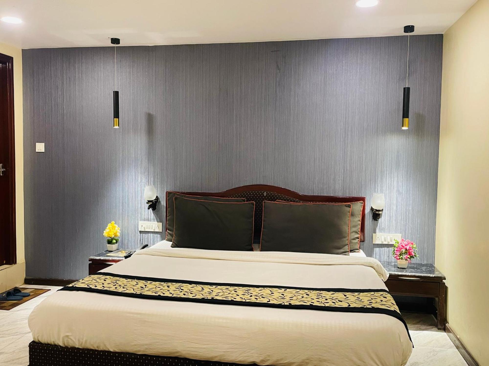 The Royal Presidency Inn Lucknow Eksteriør billede