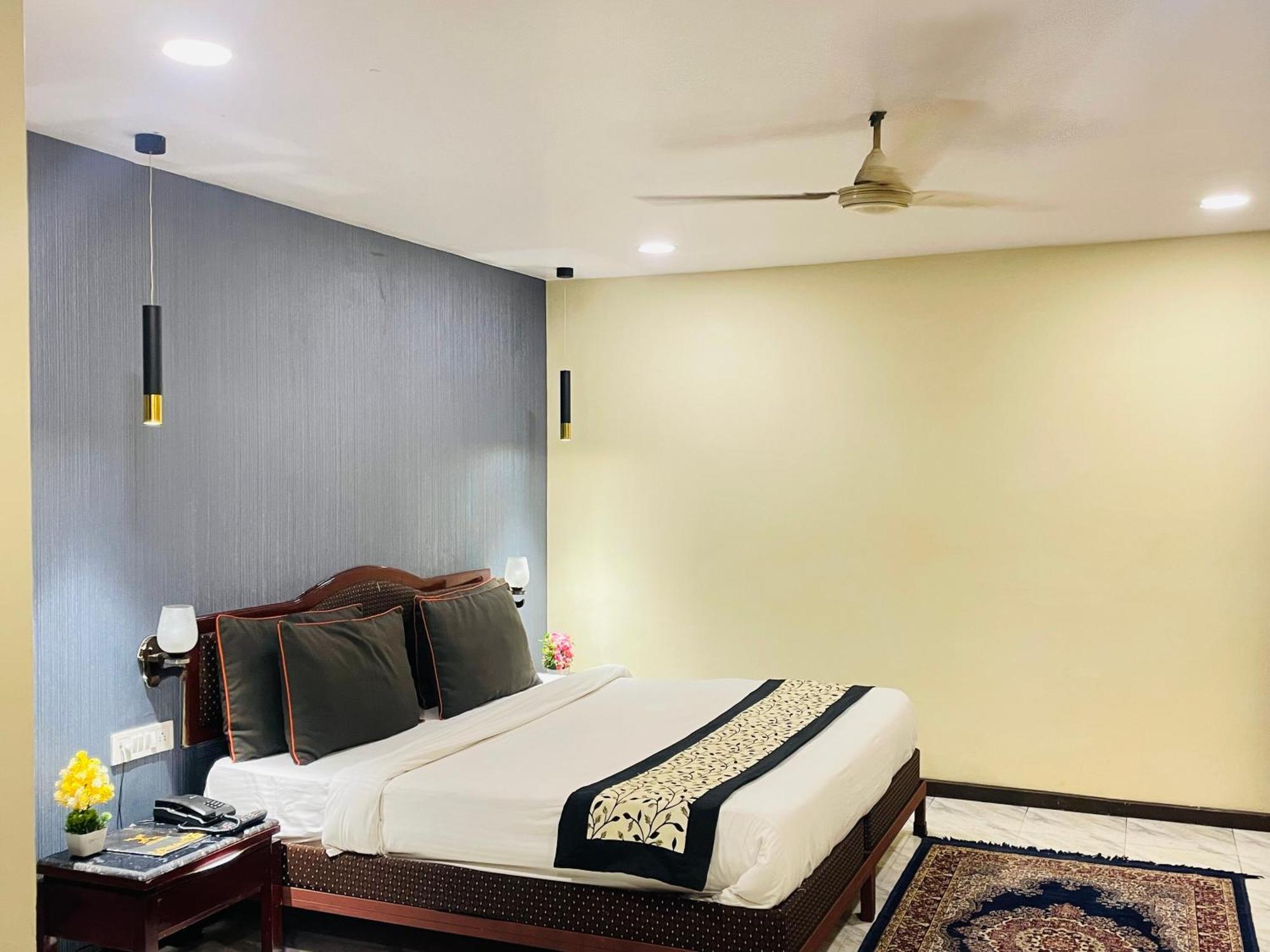 The Royal Presidency Inn Lucknow Eksteriør billede